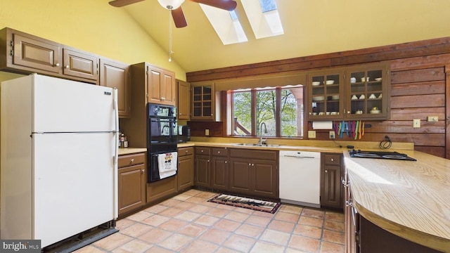 974 Cross Mountain Rd, Luray, VA 22835 - kitchen with ceiling fan, light countertops, a sink, and white appliances