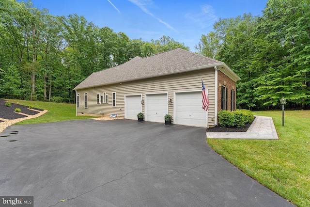 7308 Glenhaven Dr, Fredericksburg, VA 22407 - garage with asphalt driveway