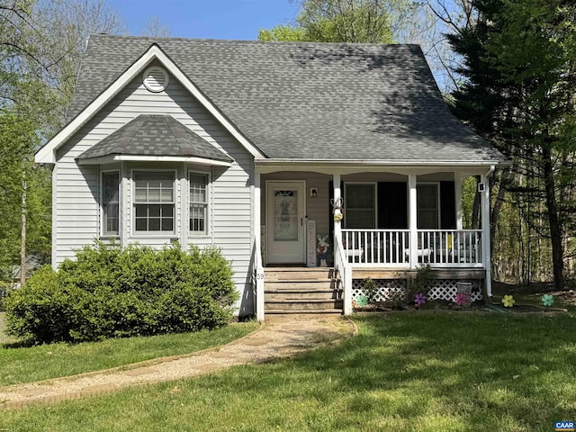39 Overlook Cir, Palmyra, VA 22963 - view of front of property featuring a porch, a shingled roof, and a front lawn