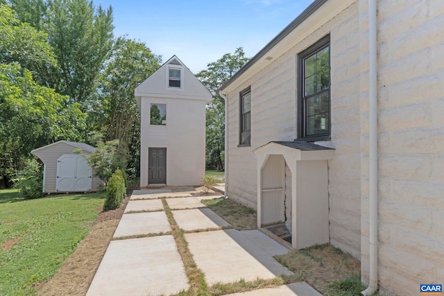 1108 E Jefferson St, Charlottesville, VA 22902 - exterior space featuring a storage shed