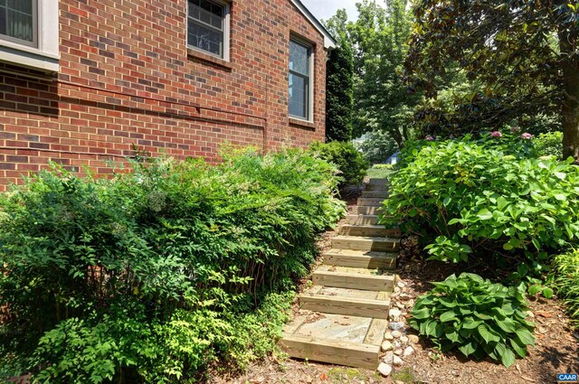 560 Worthington Dr, Charlottesville, VA 22903 - aerial view of property and surrounding area with a nearby body of water