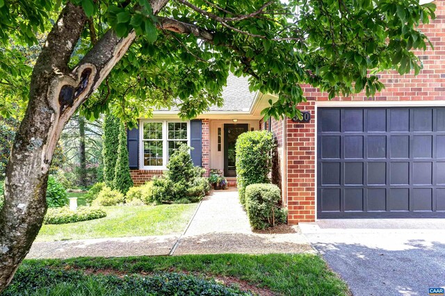 560 Worthington Dr, Charlottesville, VA 22903