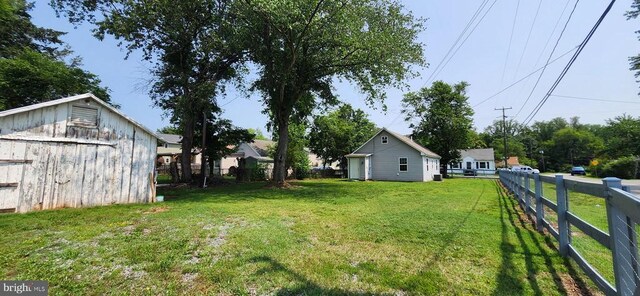 320 Third St, Fredericksburg, VA 22408 - view of yard featuring an outdoor structure