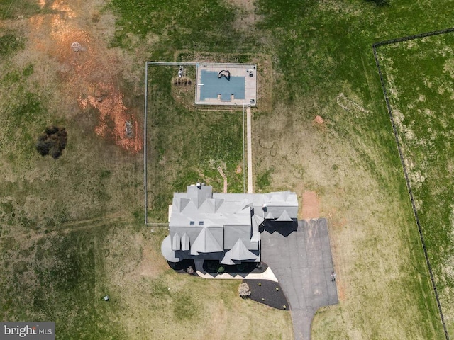 aerial view of property and surrounding area