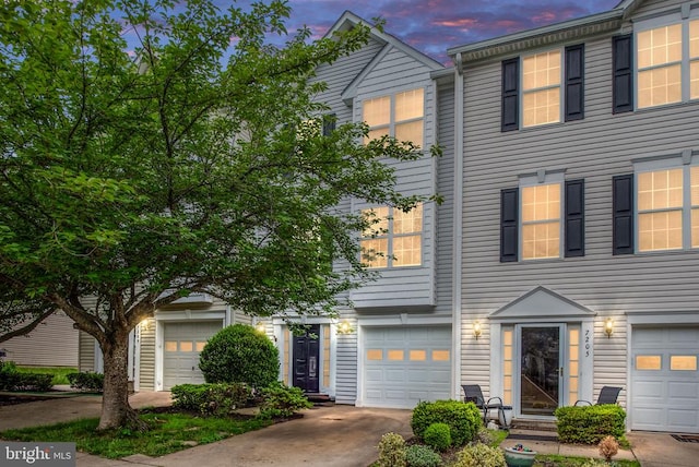 7207 Finch Ln, Fredericksburg, VA 22407 - townhome / multi-family property featuring a garage