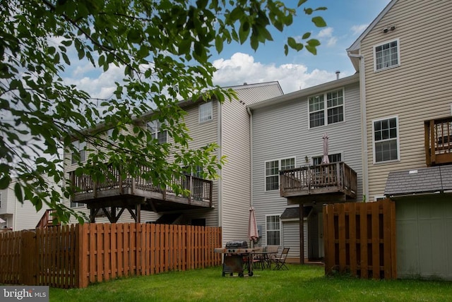 7207 Finch Ln, Fredericksburg, VA 22407 - view of rear view of house