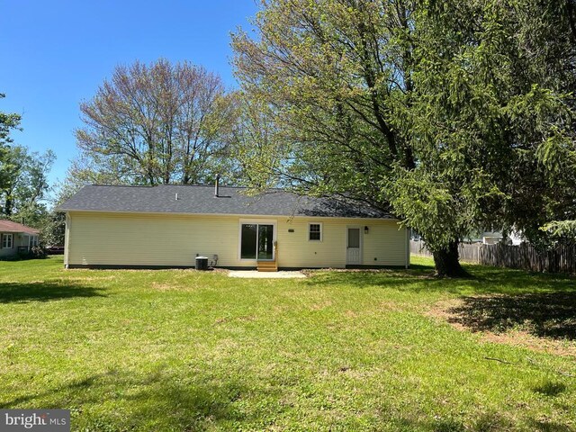 377 Cleveland St, Warrenton, VA 20186 - rear view of property featuring entry steps