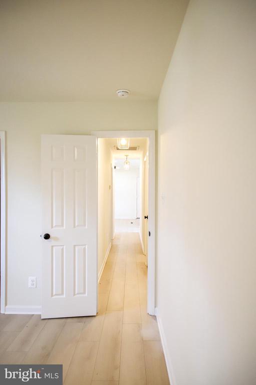 377 Cleveland St, Warrenton, VA 20186 - corridor featuring light wood-style flooring
