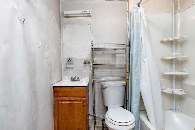 267 Shiloh Ave, Waynesboro, VA 22980 - full bath with toilet, shower / tub combo with curtain, and vanity