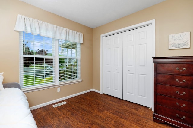 88 Ashleigh Dr, Waynesboro, VA 22980 - bedroom featuring dark wood-style floors, baseboards, and a closet