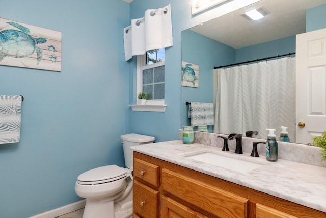 88 Ashleigh Dr, Waynesboro, VA 22980 - full bath with toilet, vanity, baseboards, and a shower with curtain