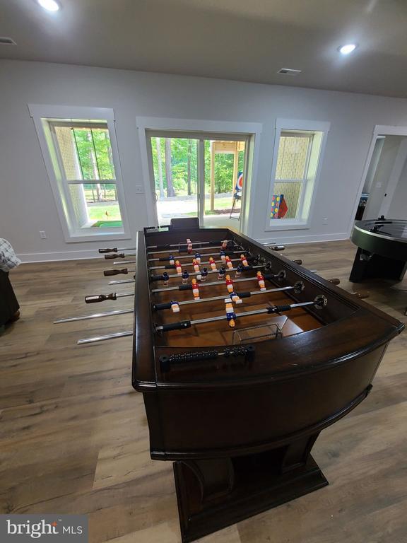 150 Winchester Trl, Mineral, VA 23117 - game room with wood finished floors and recessed lighting