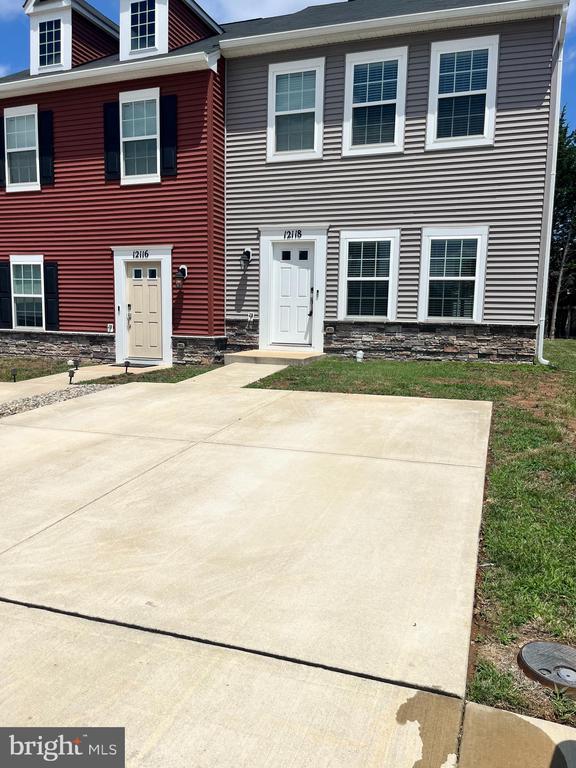 12118 Bowling Farm Ct, Fredericksburg, VA 22407 - photo 2