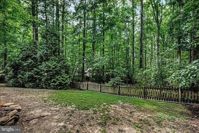 7924 Gold Leaf Cir, Spotsylvania, VA 22551 - view of yard featuring a forest view