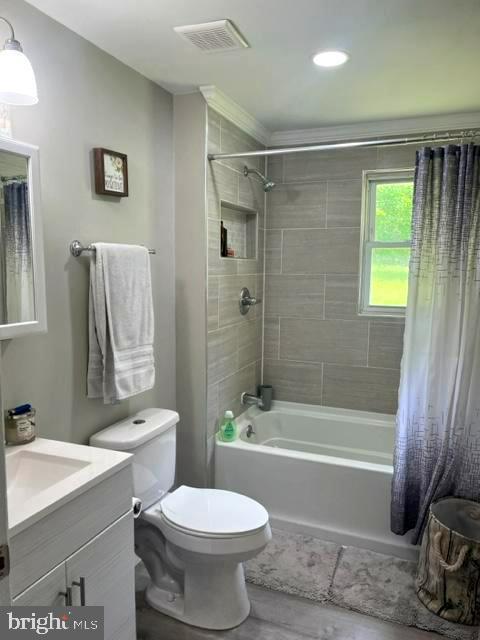 12134 Baylor Ln, Orange, VA 22960 - bathroom featuring vanity and shower / tub combo