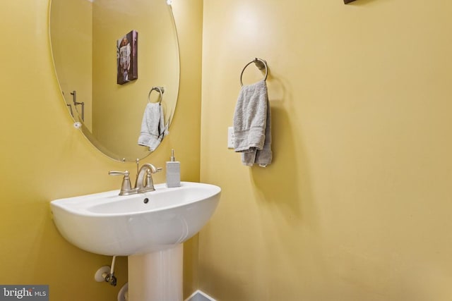 12929 Pipe Run Dr, Fredericksburg, VA 22407 - bathroom featuring a sink