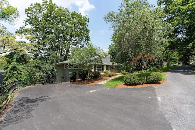 916 Selma Blvd, Staunton, VA 24401 - obstructed view of property featuring asphalt driveway