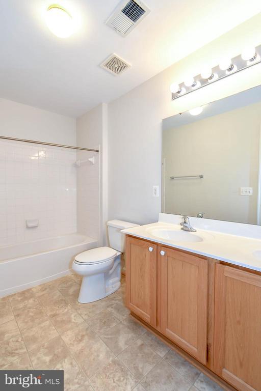 295 Amber Cir, Warrenton, VA 20186 - photo 37