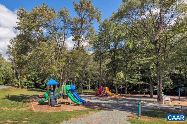 69 Laguna Rd, Palmyra, VA 22963