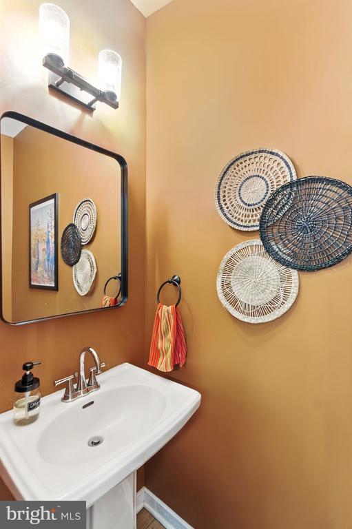 275 Freestyle Ln, Mineral, VA 23117 - bathroom featuring a sink