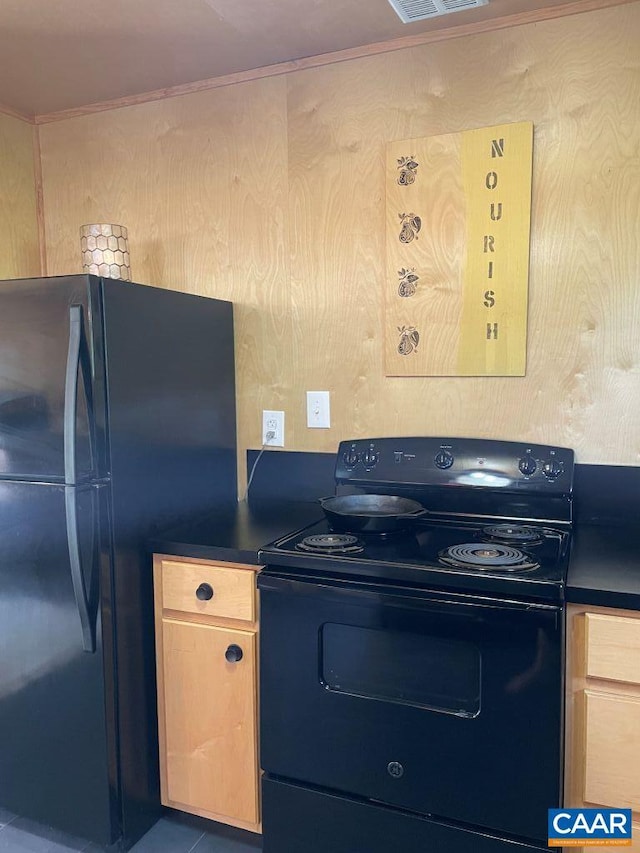 815 Ridge St, Charlottesville, VA 22902 - kitchen featuring black appliances and dark countertops