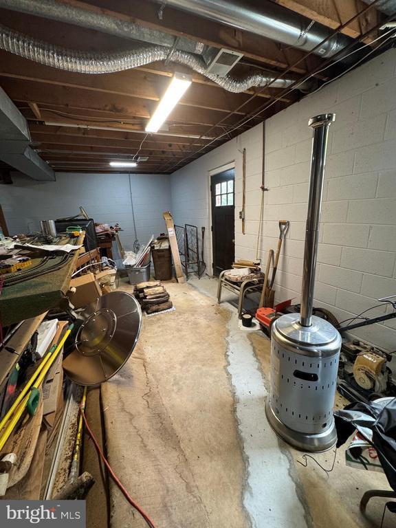 7880 Sir Topas Dr, Warrenton, VA 20186 - below grade area with concrete block wall