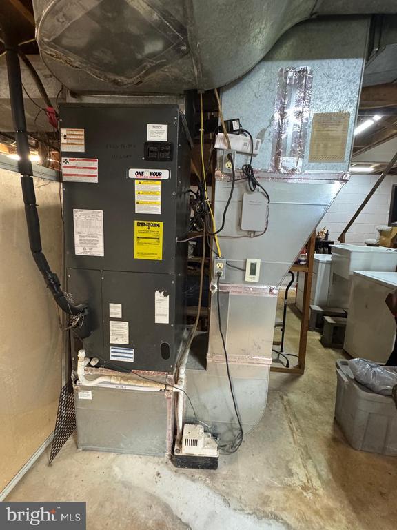 7880 Sir Topas Dr, Warrenton, VA 20186 - view of utility room
