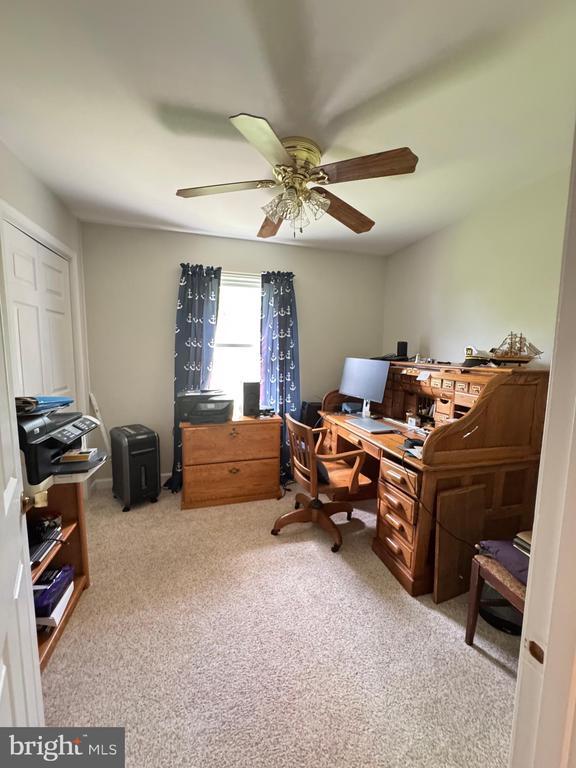 7880 Sir Topas Dr, Warrenton, VA 20186 - home office with ceiling fan and carpet
