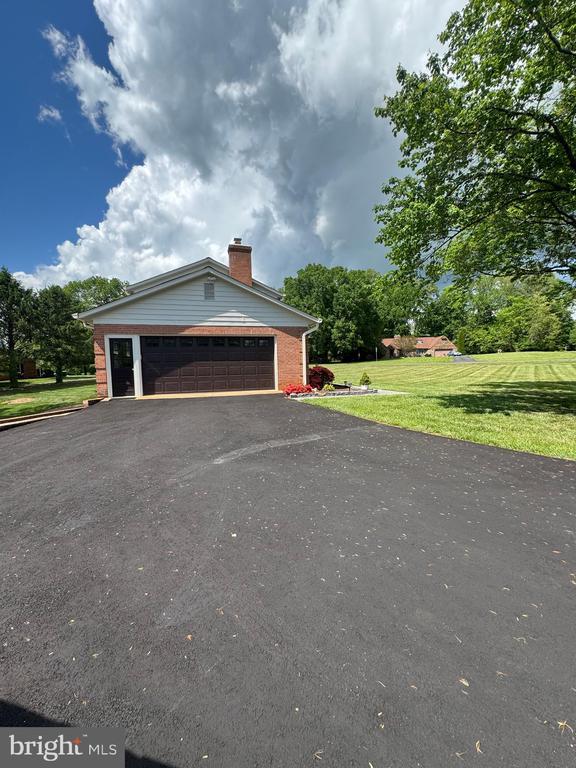 7880 Sir Topas Dr, Warrenton, VA 20186 - view of detached garage