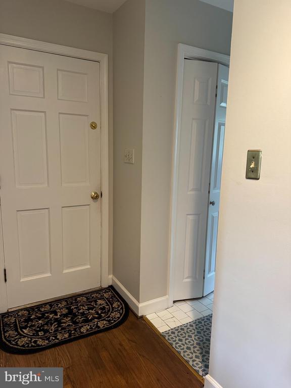 7880 Sir Topas Dr, Warrenton, VA 20186 - foyer featuring baseboards and light wood-style floors