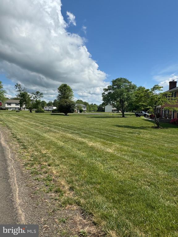 7880 Sir Topas Dr, Warrenton, VA 20186 - view of grassy yard