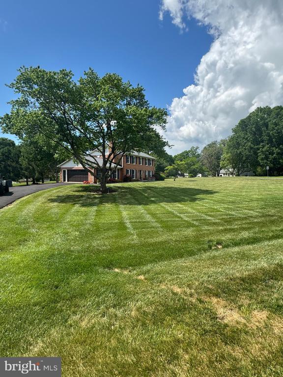 7880 Sir Topas Dr, Warrenton, VA 20186 - view of green lawn