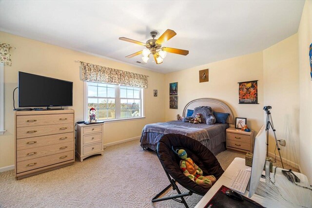 102 Shawn Cir, Staunton, VA 24401 - bedroom featuring ceiling fan, light carpet, baseboards, and visible vents