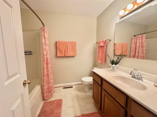 5 Granary Rd, Verona, VA 24482 - bathroom featuring vanity, toilet, baseboards, shower / bath combo with shower curtain, and a textured ceiling