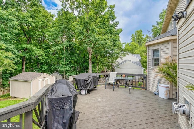 10101 Westover Ct, Fredericksburg, VA 22408 - wooden deck with a grill