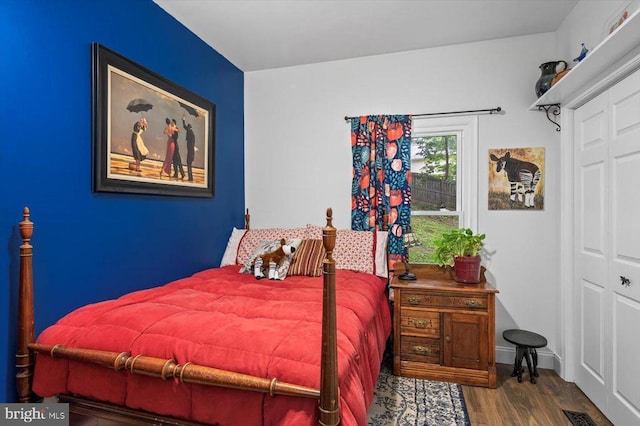1218 Heatherbrook Ct, Fredericksburg, VA 22407 - bedroom with wood finished floors and a closet