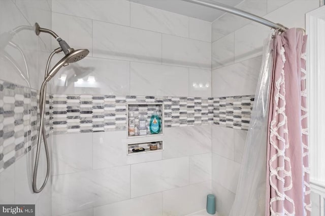 1218 Heatherbrook Ct, Fredericksburg, VA 22407 - bathroom with a tile shower