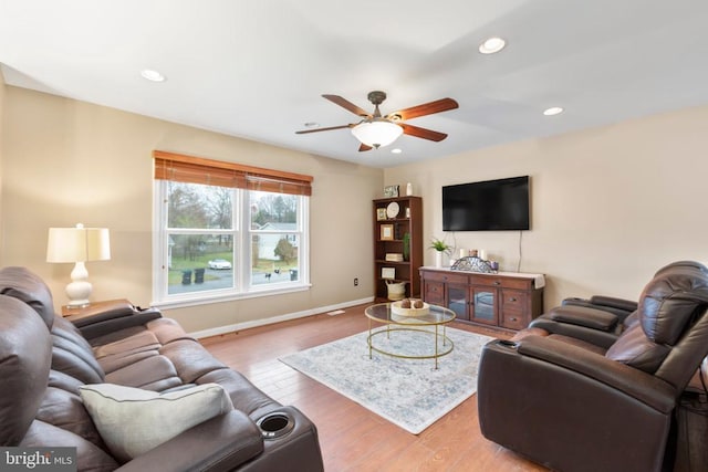 11404 Warner Dr, Fredericksburg, VA 22407 - living area with a ceiling fan, wood finished floors, recessed lighting, and baseboards