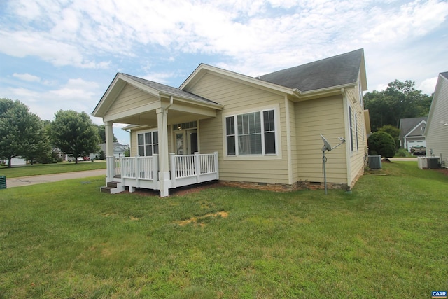66 Timber Ridge Ln, Zion Crossroads, VA 22942 - view of front of property featuring a porch, a front lawn, and roof with shingles