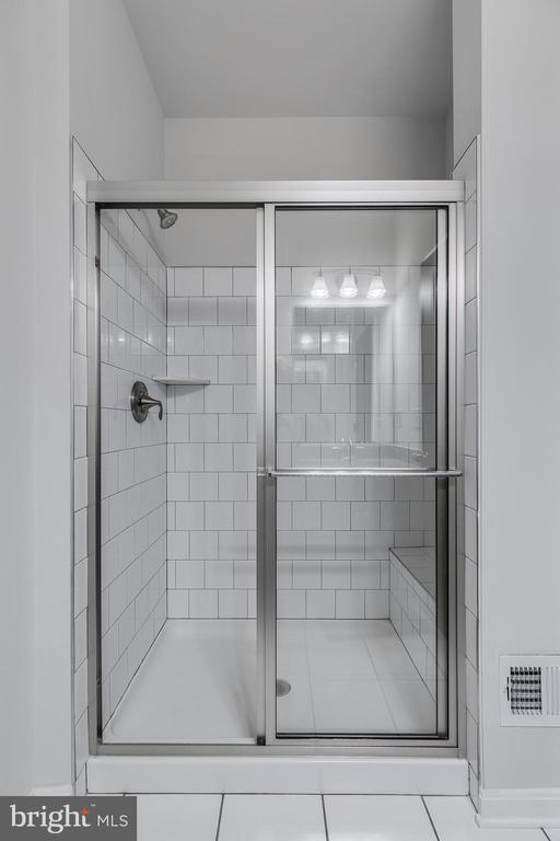 10115 Premier St, Fredericksburg, VA 22408 - bathroom with a stall shower
