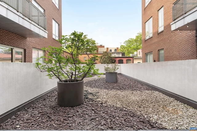 112 5th St SE Unit 3D, Charlottesville, VA 22902 - view of yard featuring fence