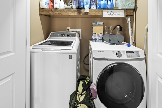 96 Lofty Cir, Stuarts Draft, VA 24477 - washroom featuring washer and clothes dryer