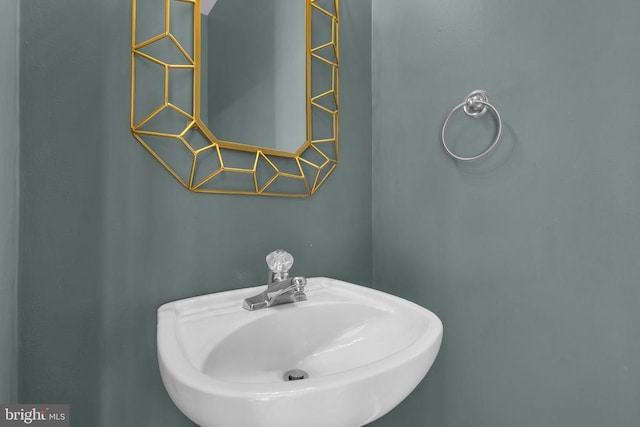 55 Sire Way, Warrenton, VA 20186 - bathroom featuring a sink