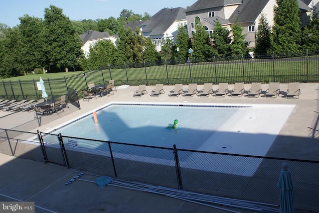 9528 Fall Haven Rd, Fredericksburg, VA 22407 - community pool featuring a patio area