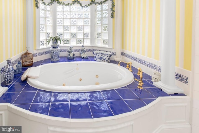 11306 Stonewall Jackson Dr, Spotsylvania, VA 22551 - full bath with a tub with jets