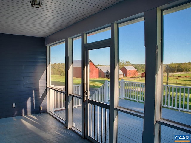 sunroom / solarium with a healthy amount of sunlight