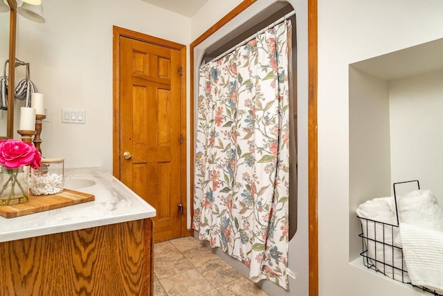 17962 Old Barn Ln, Elkton, VA 22827 - full bath featuring vanity and curtained shower