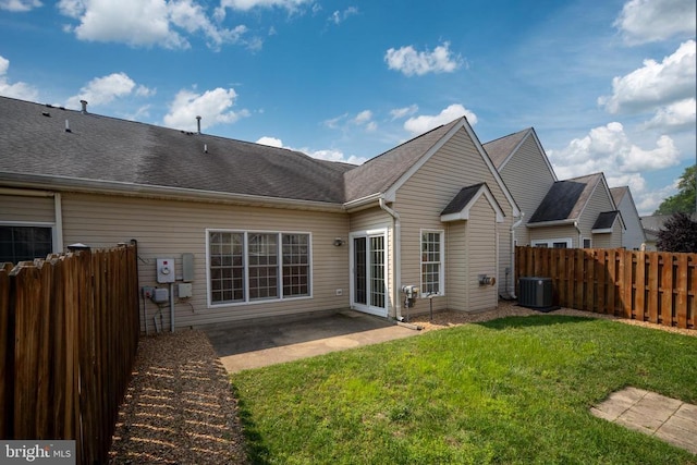 11120 Dragons Lair Dr, Fredericksburg, VA 22407 - back of property with a fenced backyard and a patio