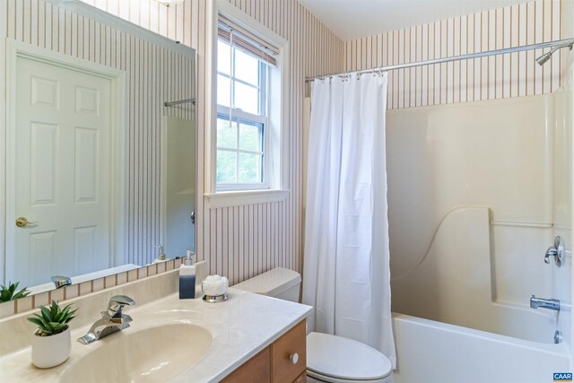 2005 Bentivar Dr, Charlottesville, VA 22911