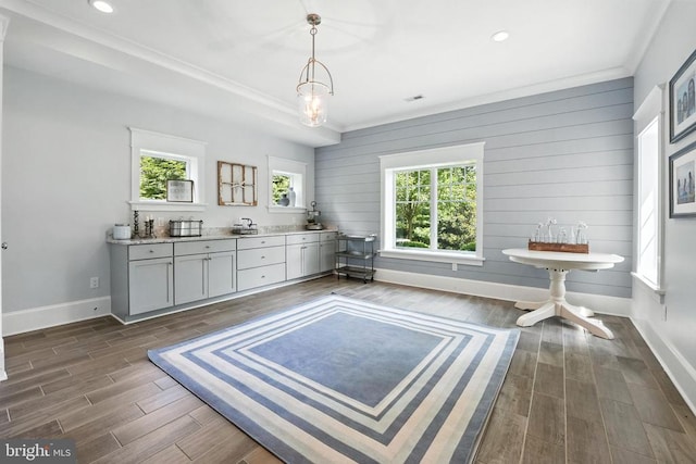 11109 Vanderbilt Cv, Spotsylvania, VA 22551 - interior space featuring dark wood finished floors, ornamental molding, and recessed lighting